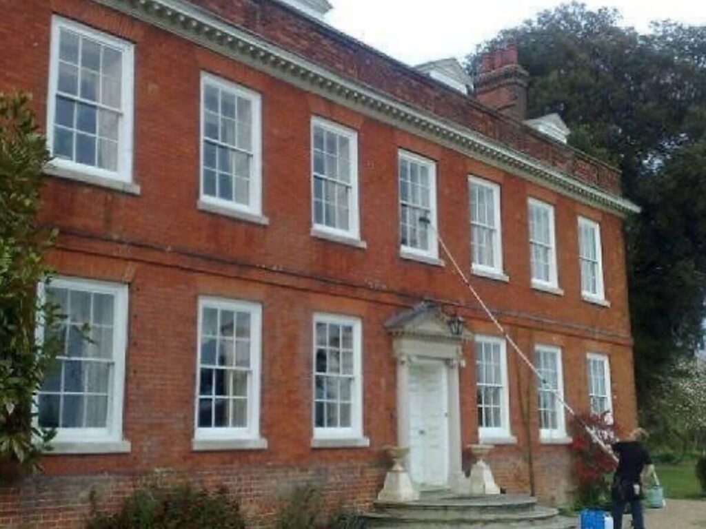 Georgian style residential property with professionally cleaned sash windows